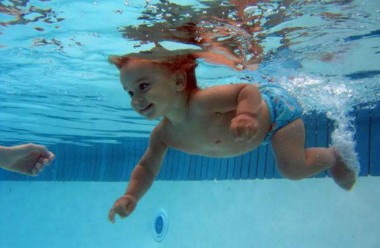 В Череповце в муниципальном аквапарке откроются курсы раннего плавания «Акваняня»
