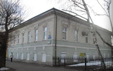 В Череповце двухэтажное здание 1870 года постройки на Советском проспекте выставлено на аукцион